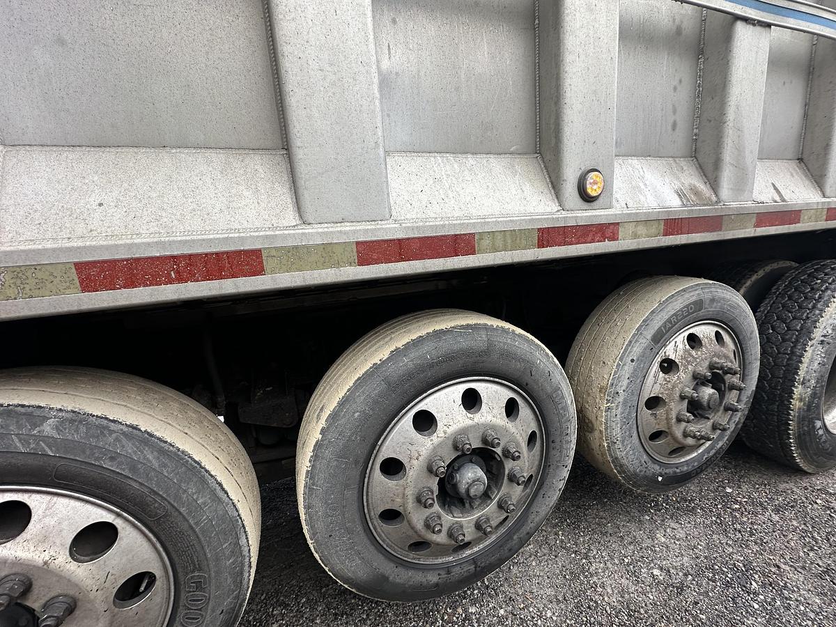 Used 2002 KENWORTH T800