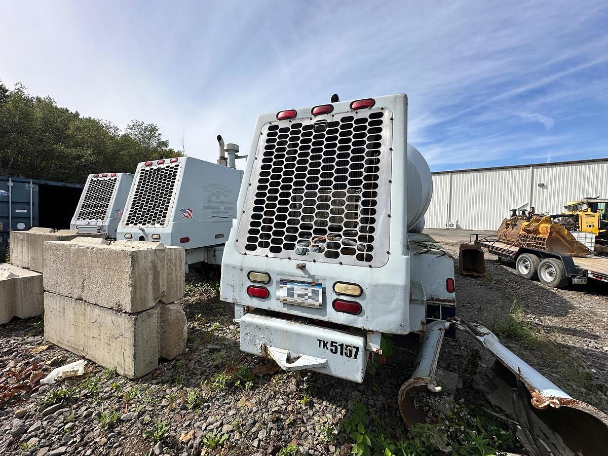 Used 1997 ADVANCE Front Discharge Mixer