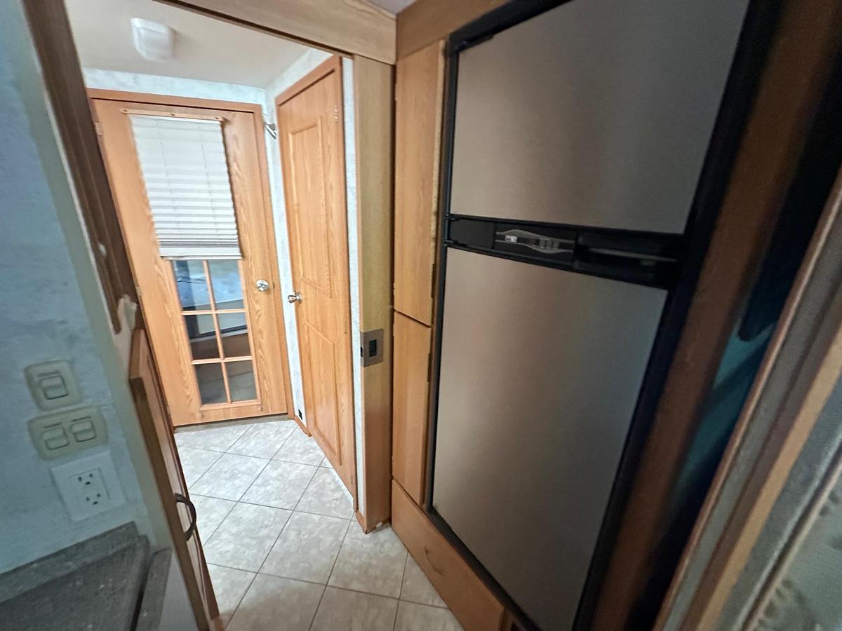 Used 2005 WINNEBAGO Suncruiser