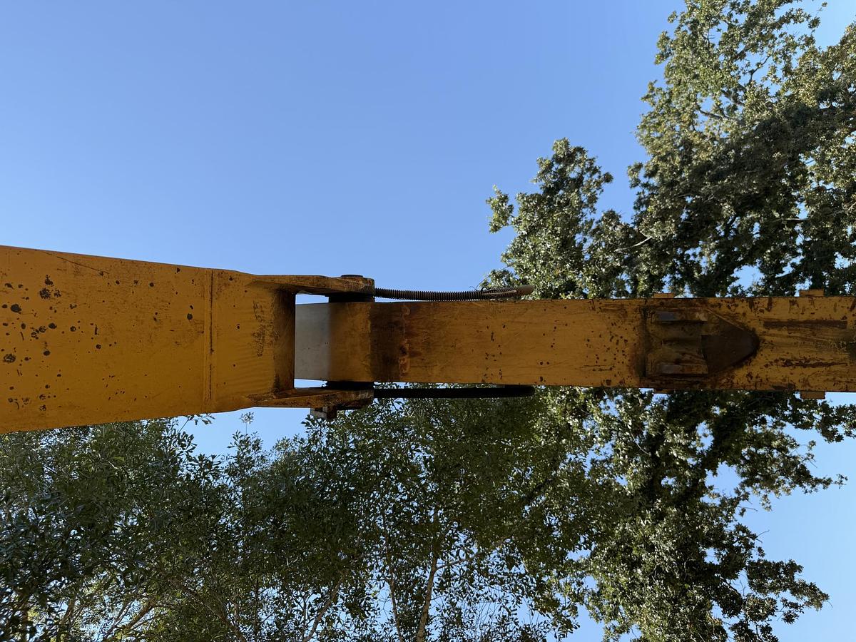 Used 2014 CATERPILLAR 320E LRR