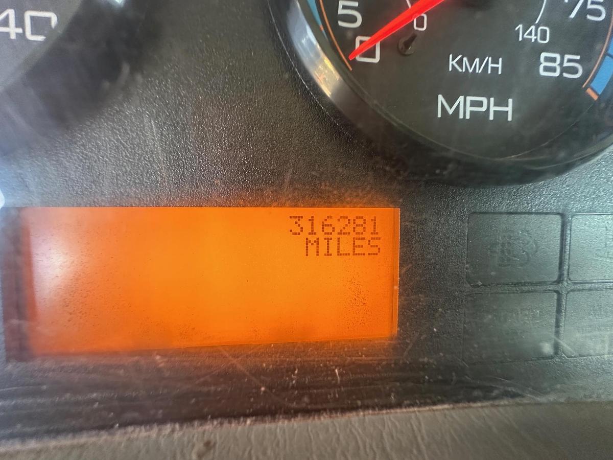 Used 2010 INTERNATIONAL 4300 Service Truck