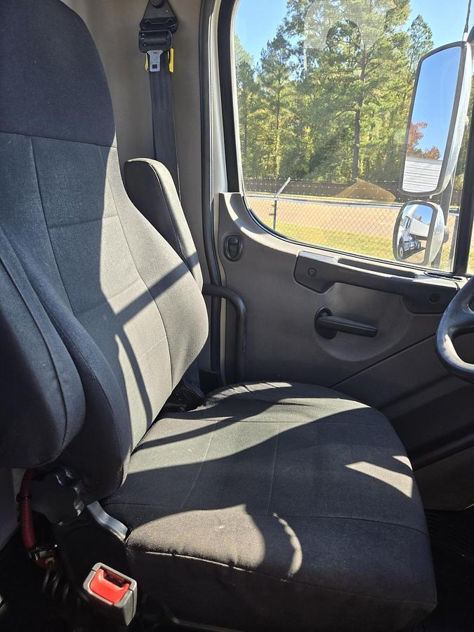 Used 2020 FREIGHTLINER M2 106