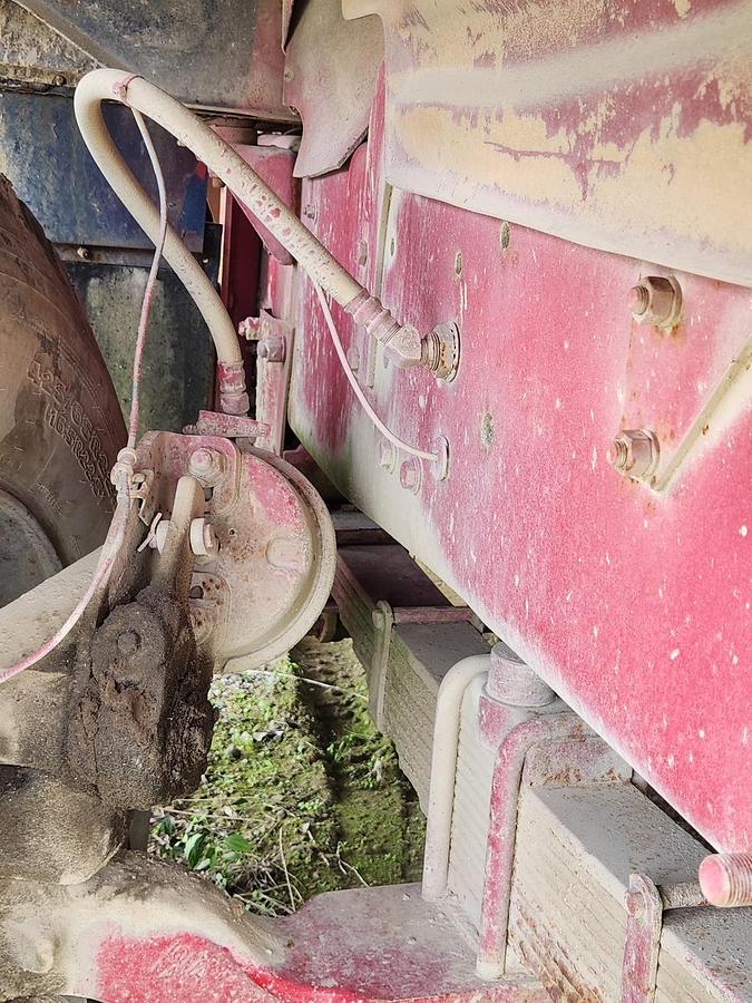 Used 2001 MACK DM690S Conveyor