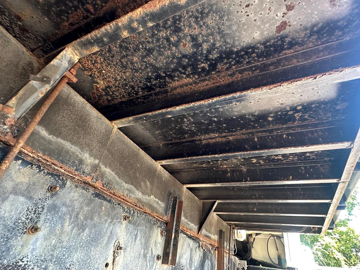 Used 2003 FREIGHTLINER FL70