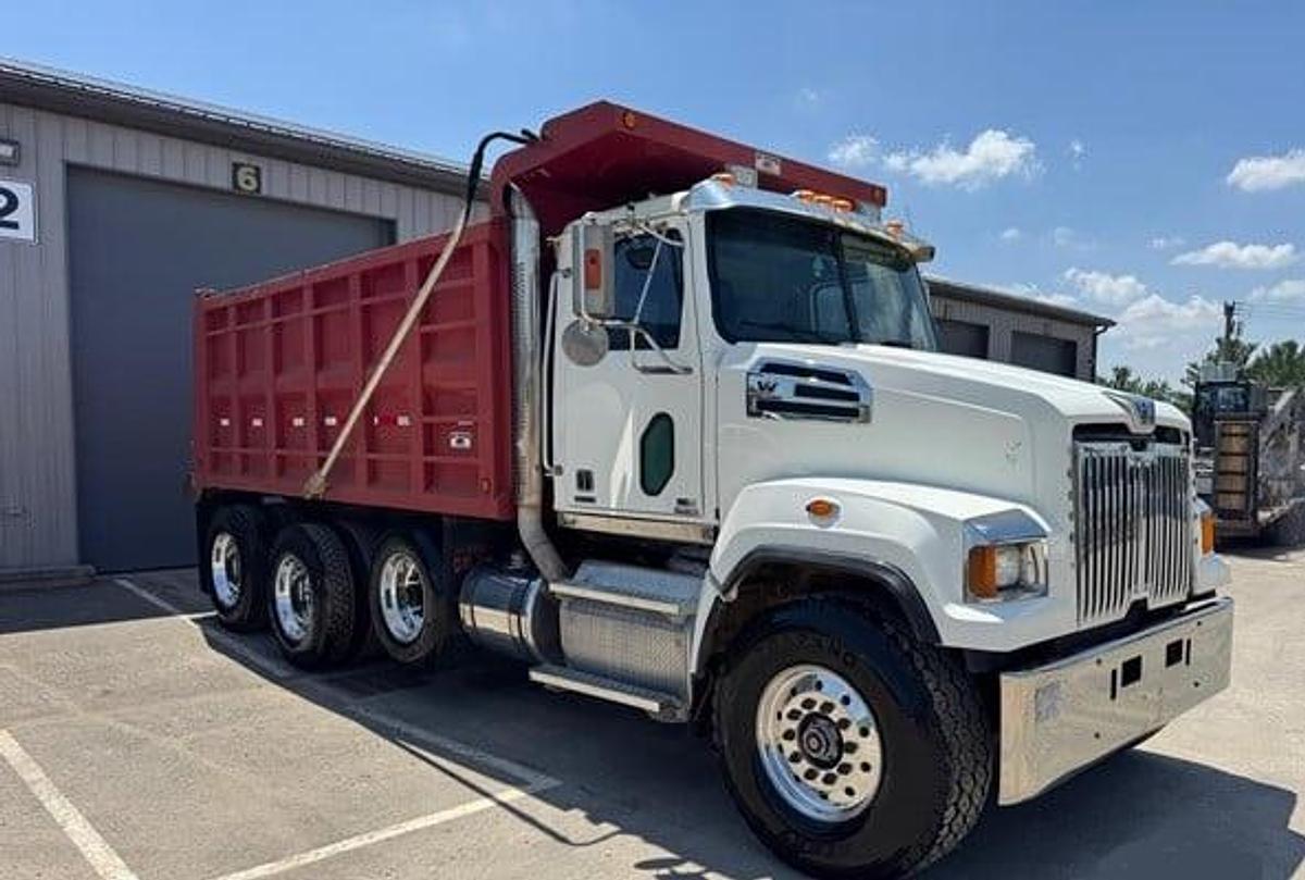 Used 2013 WESTERN STAR 4700