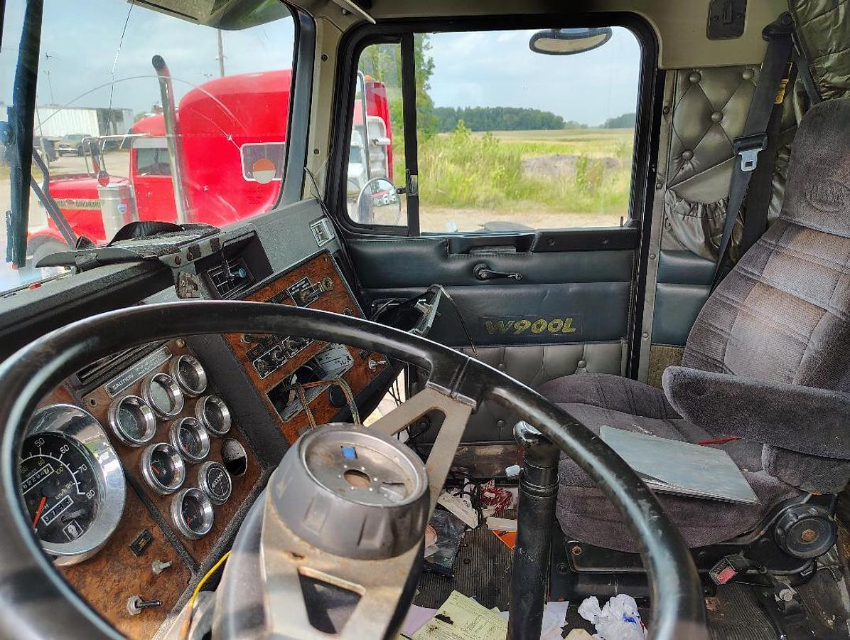 Used 1999 KENWORTH W900L