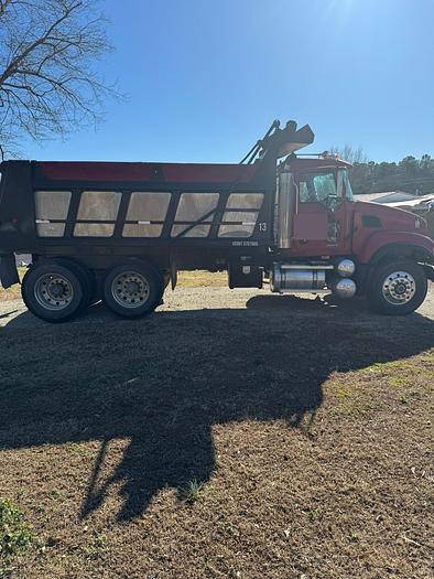 Used 2006 MACK Granite CV713