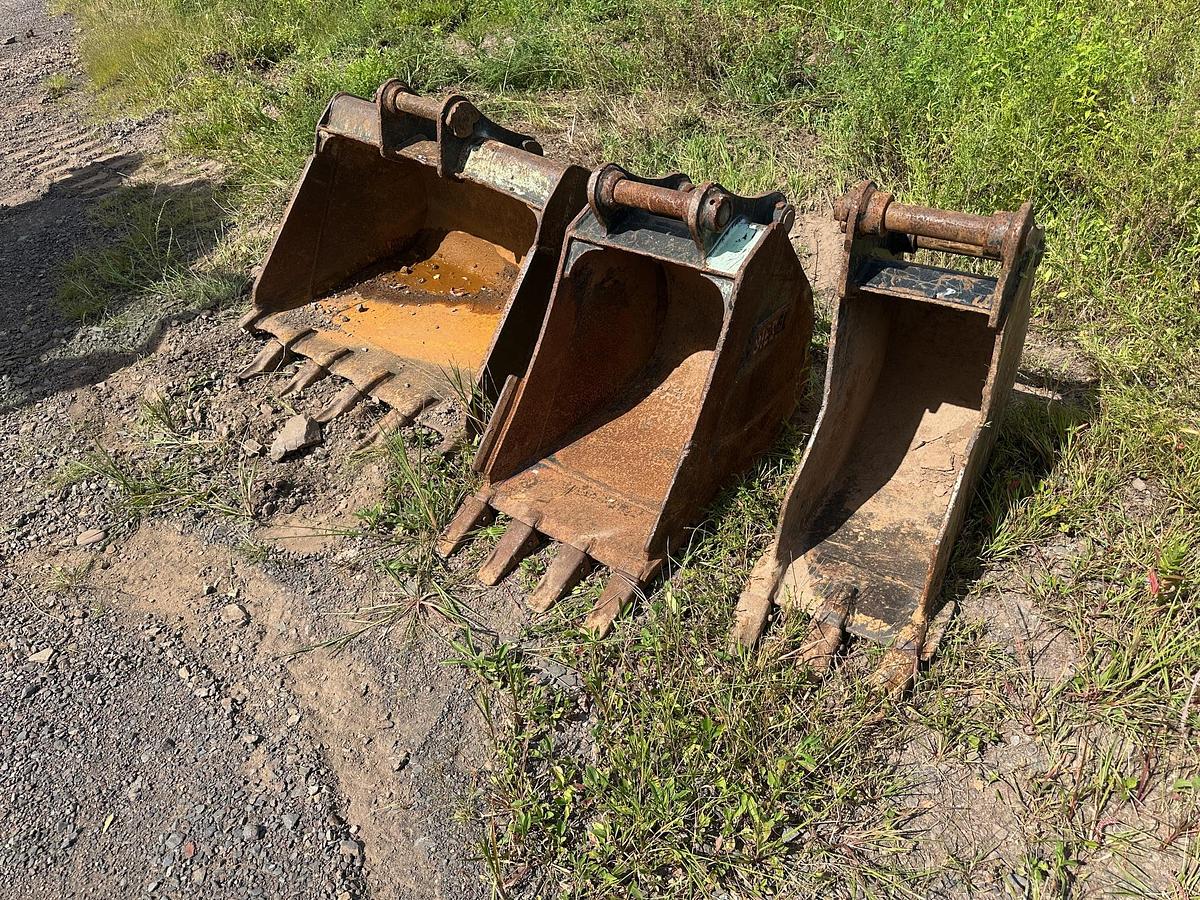 Used 2017 CATERPILLAR 305.5E2 CR