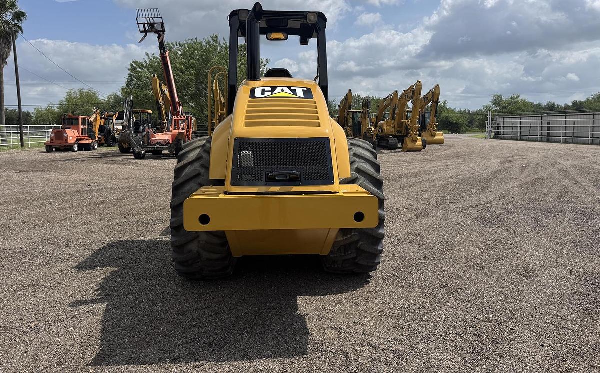 Used 2004 CATERPILLAR CP-563E