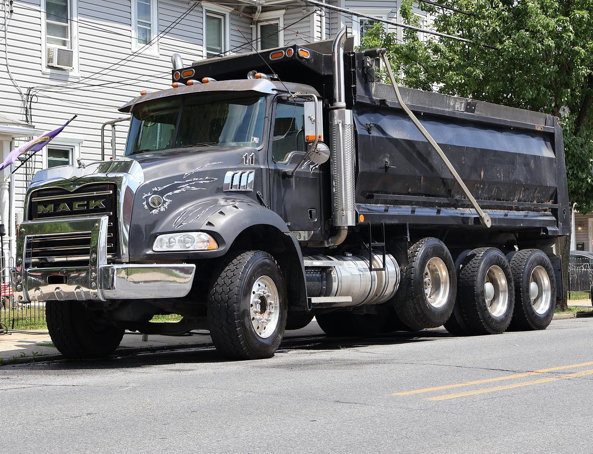 Used 2006 MACK CT713 Granite