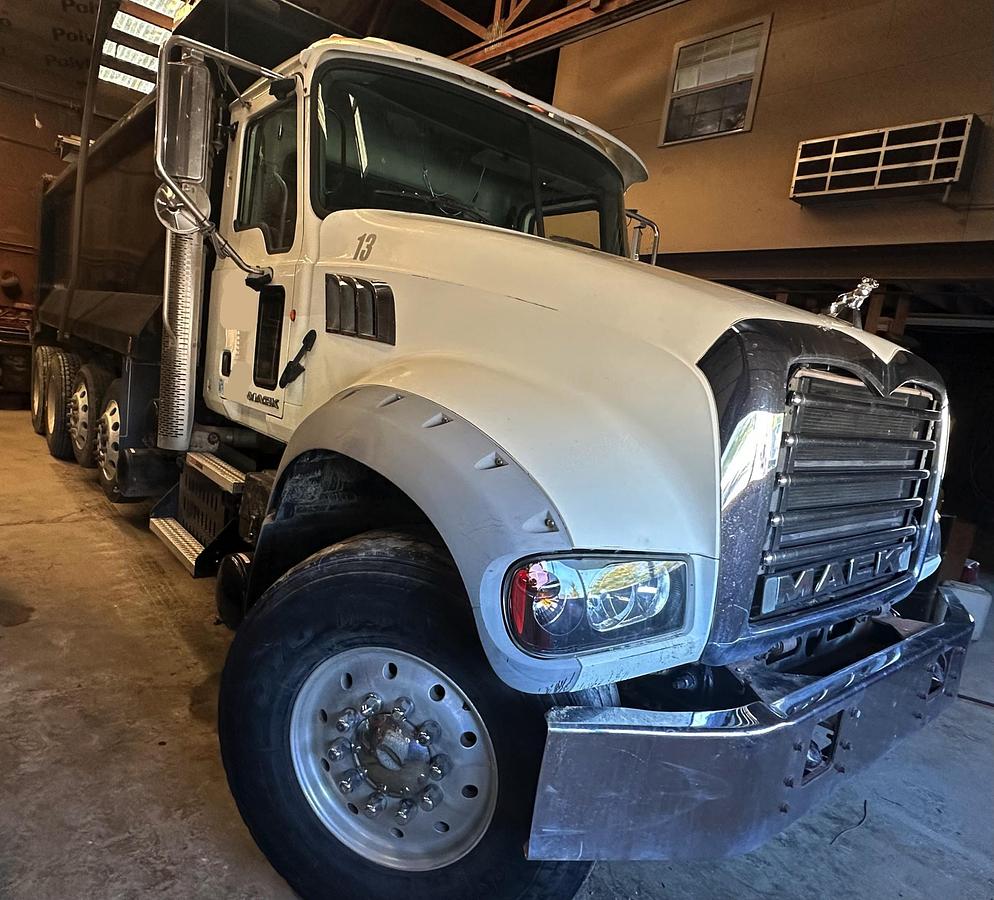 Used 2013 MACK GU713 Granite