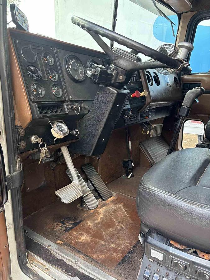 Used INTERNATIONAL 9400