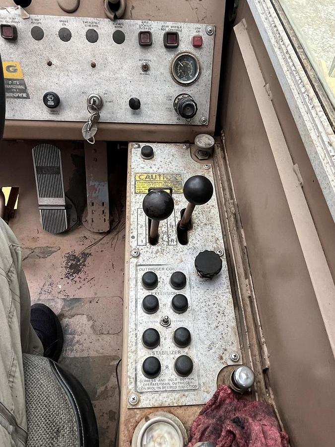 Used 1985 GROVE RT-522