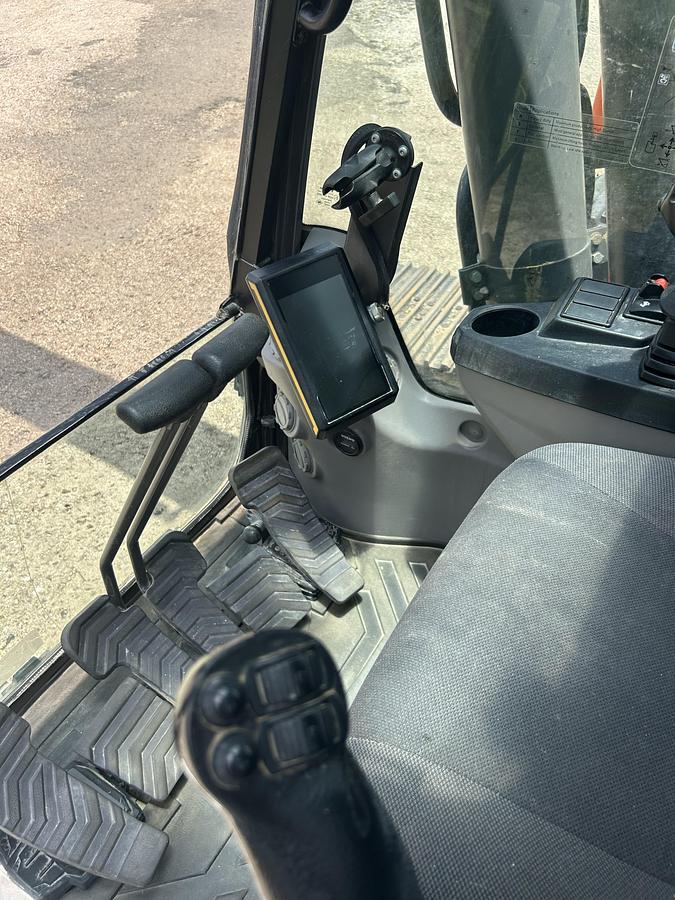 Used 2022 VOLVO EC300EL