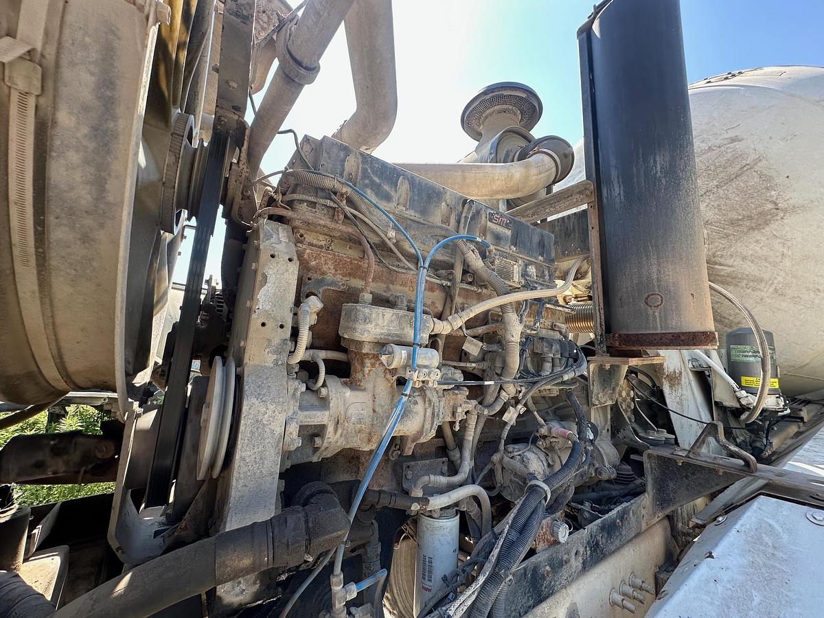 Used 2008 OSHKOSH Front Discharge Mixer