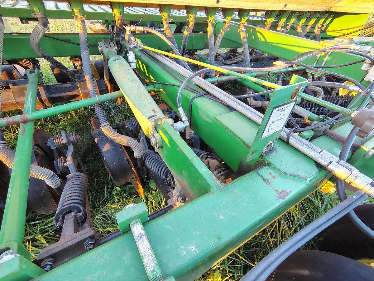 Used 1992 JOHN DEERE 750 Grain Drills