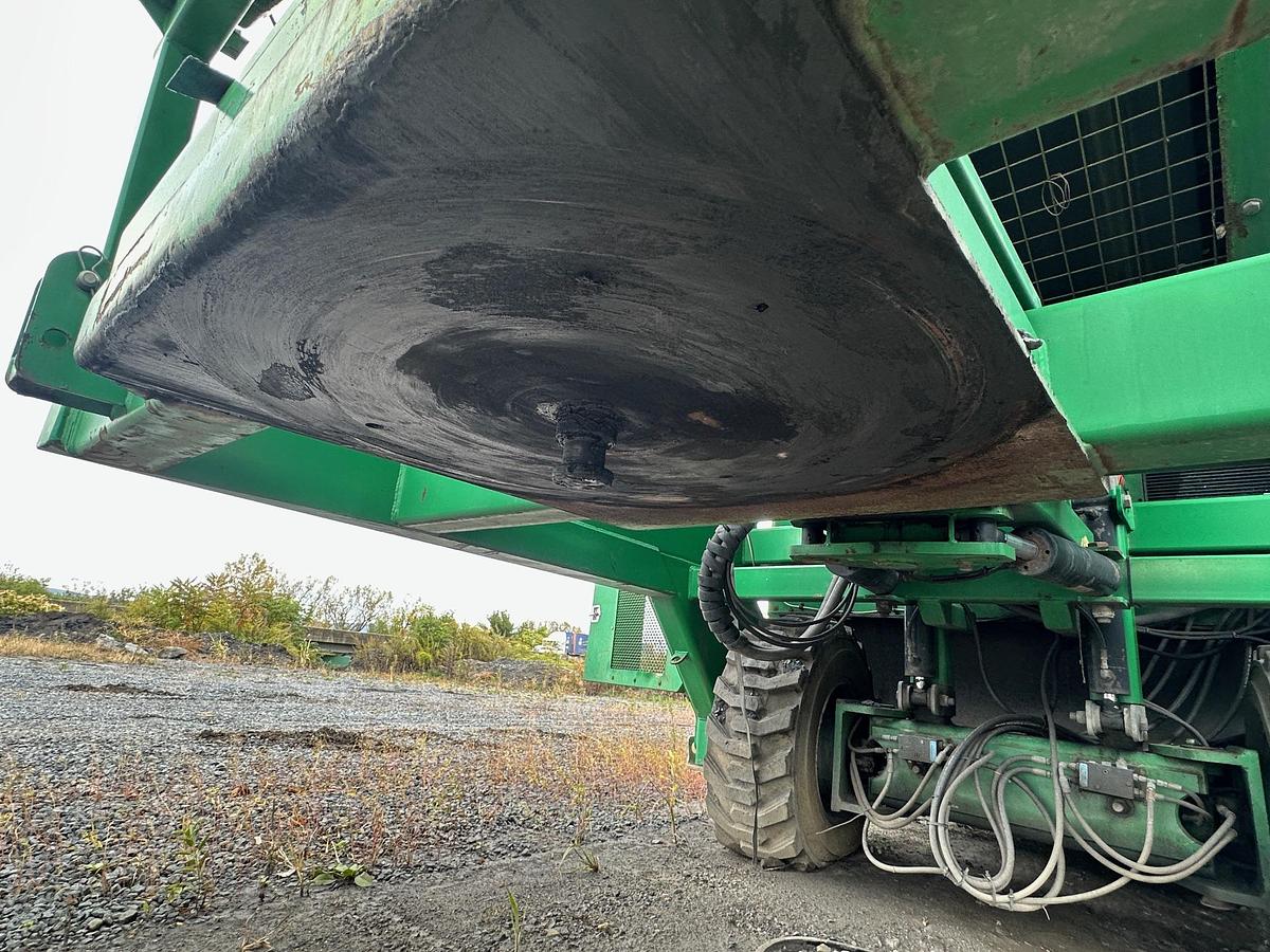 Used 2019 MCCLOSKEY 733RE