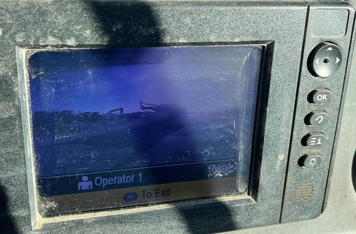 Used 2015 CATERPILLAR 740B