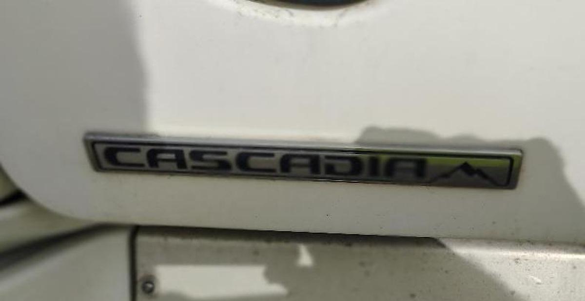 Used 2012 FREIGHTLINER Cascadia