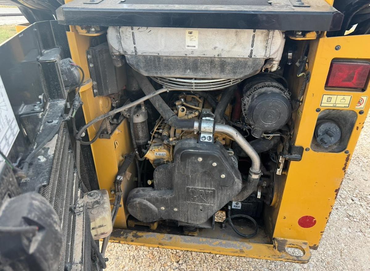 Used 2019 CATERPILLAR 232D