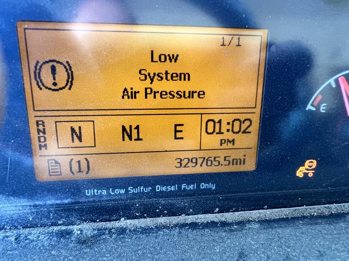 Used 2016 VOLVO VHD84B200