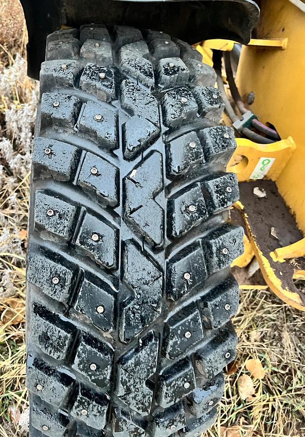 Used 2016 CATERPILLAR 907M