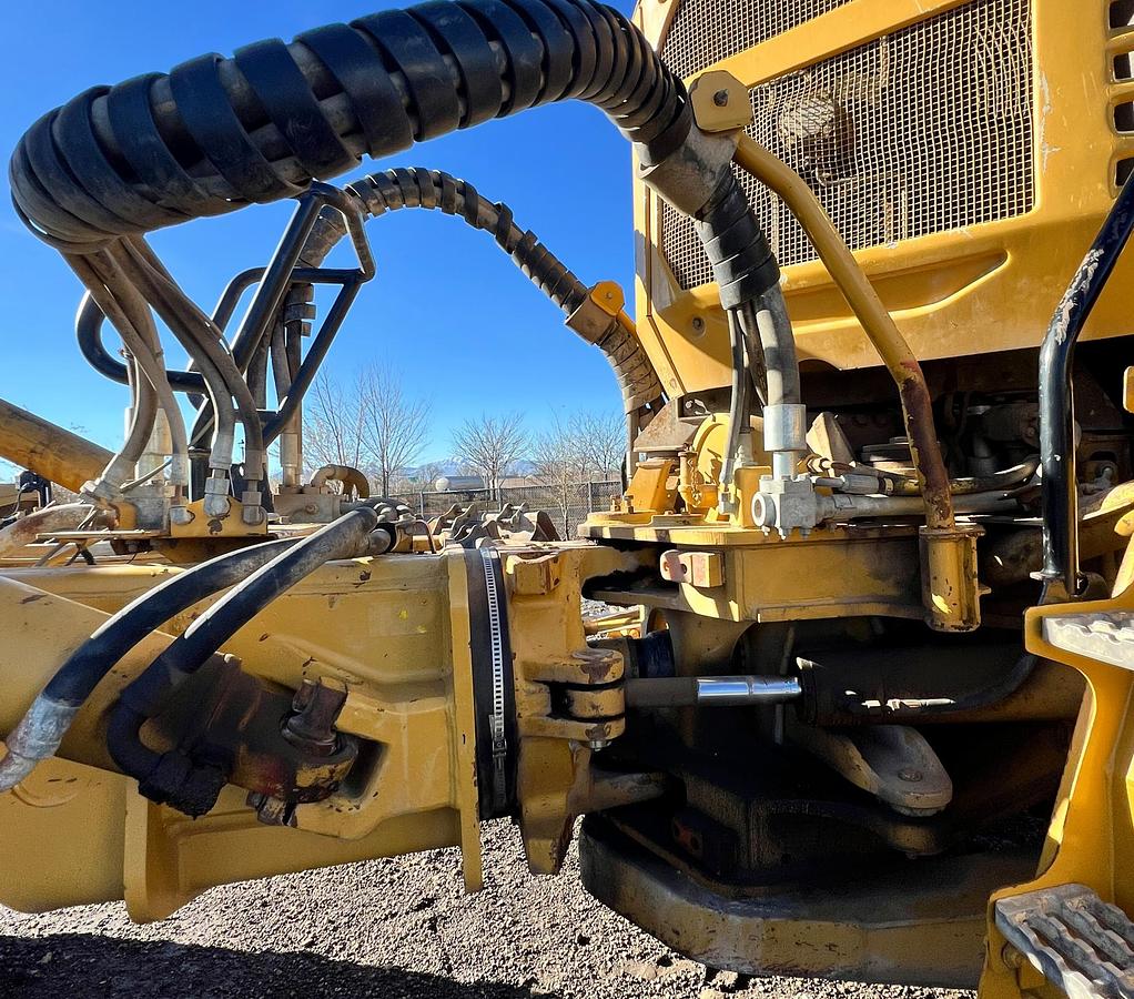 Used 2012 CATERPILLAR 740