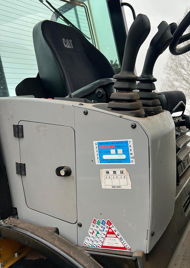 Used 2016 CATERPILLAR 907M