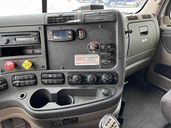 Used 2015 FREIGHTLINER Cascadia 125