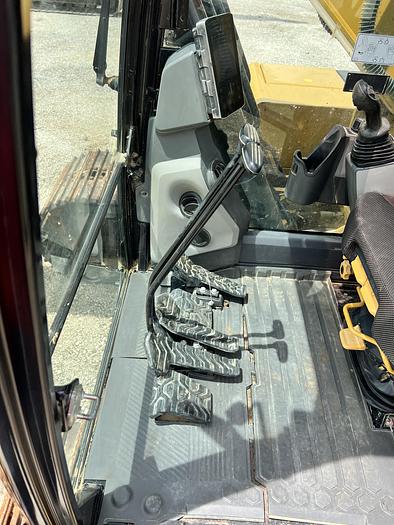 Used 2018 CATERPILLAR 323