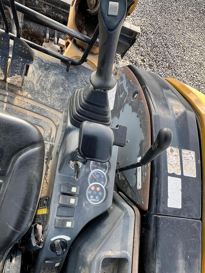 Used 2004 CATERPILLAR 305Cr