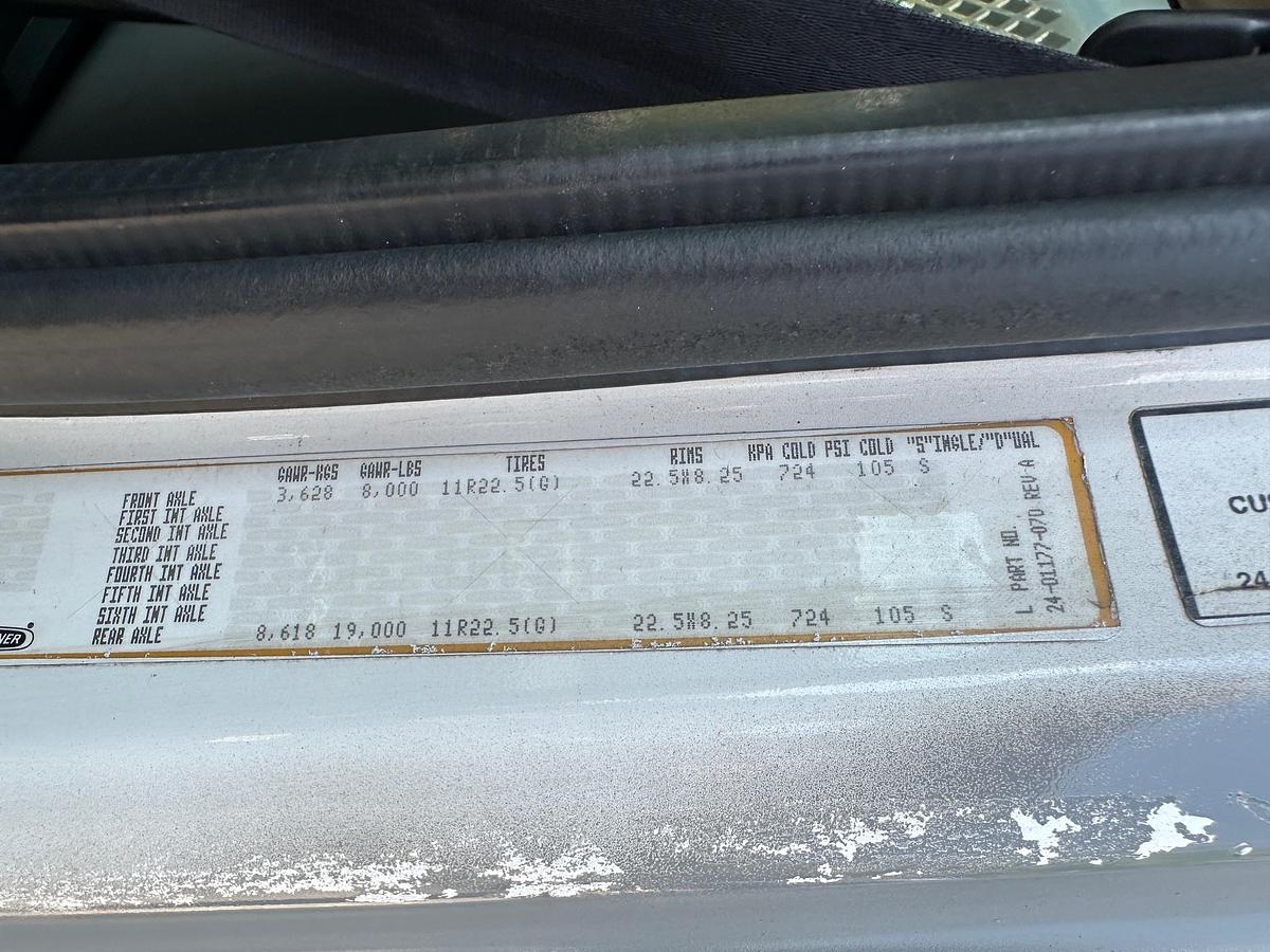 Used 2004 FREIGHTLINER M2 Attenuator Truck