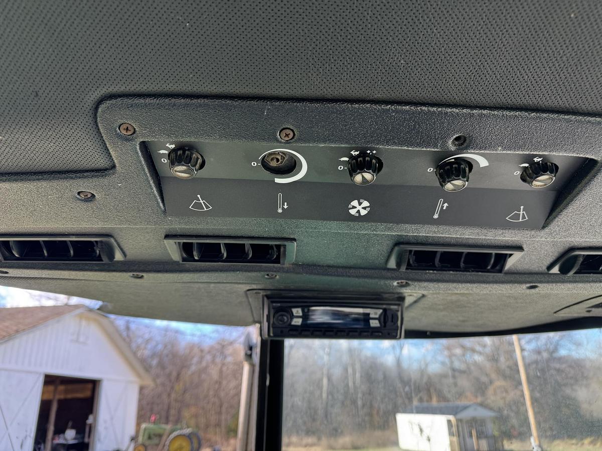 Used 1982 JOHN DEERE 2940