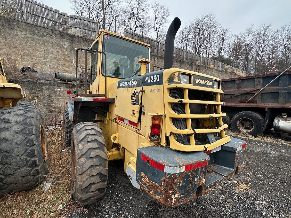Used 2002 KOMATSU WA250-3