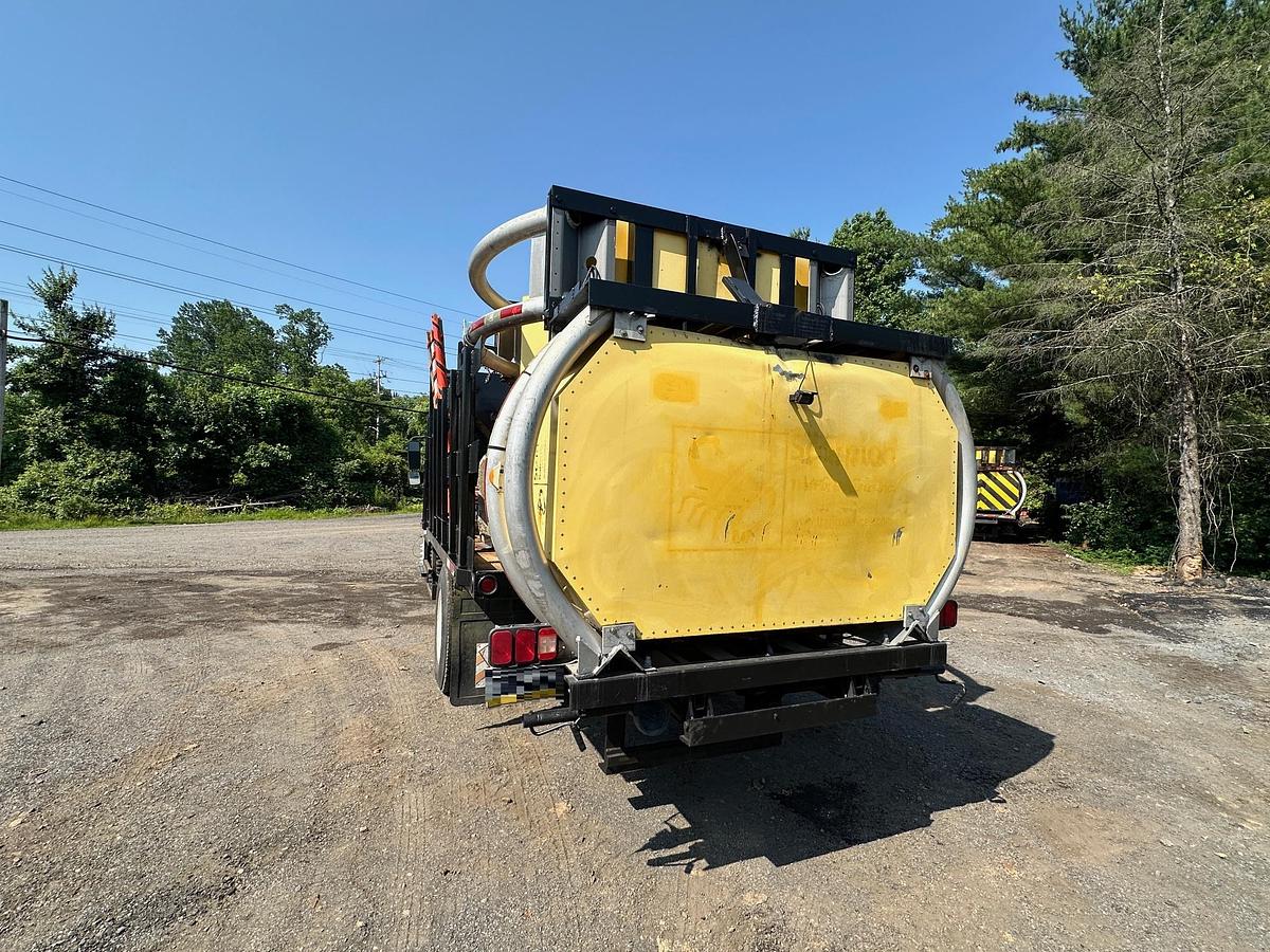 Used 2004 INTERNATIONAL 4300 Attenuator Truck