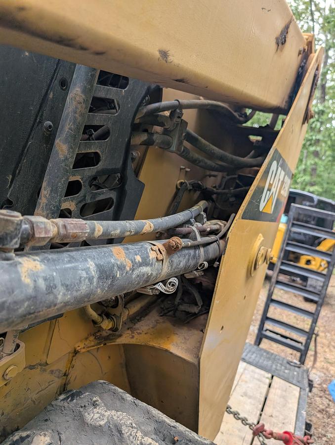 Used 2015 CATERPILLAR 239D