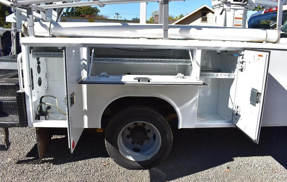 Used 2022 CHEVROLET 5500HD 4X4