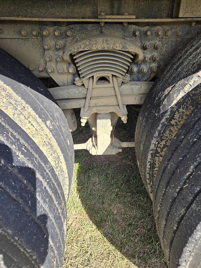 Used 2005 FREIGHTLINER FLD 120