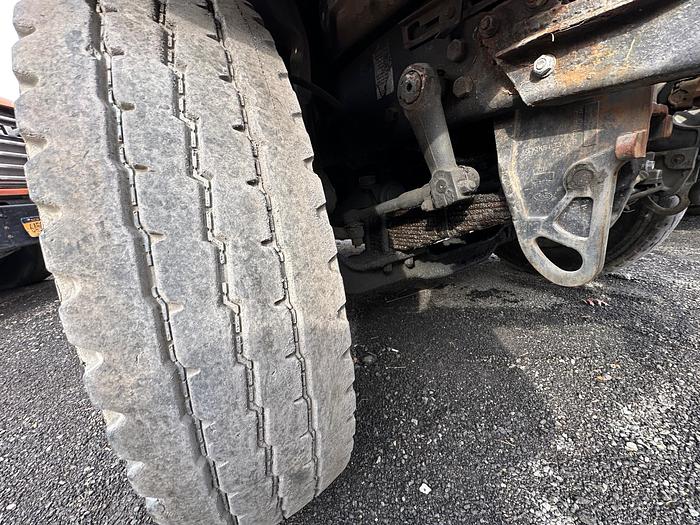 Used 2005 MACK CV713