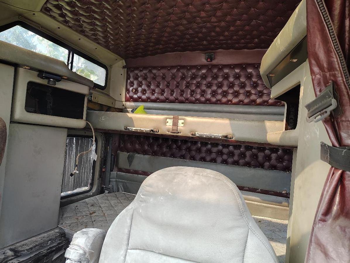 Used 2000 KENWORTH W900