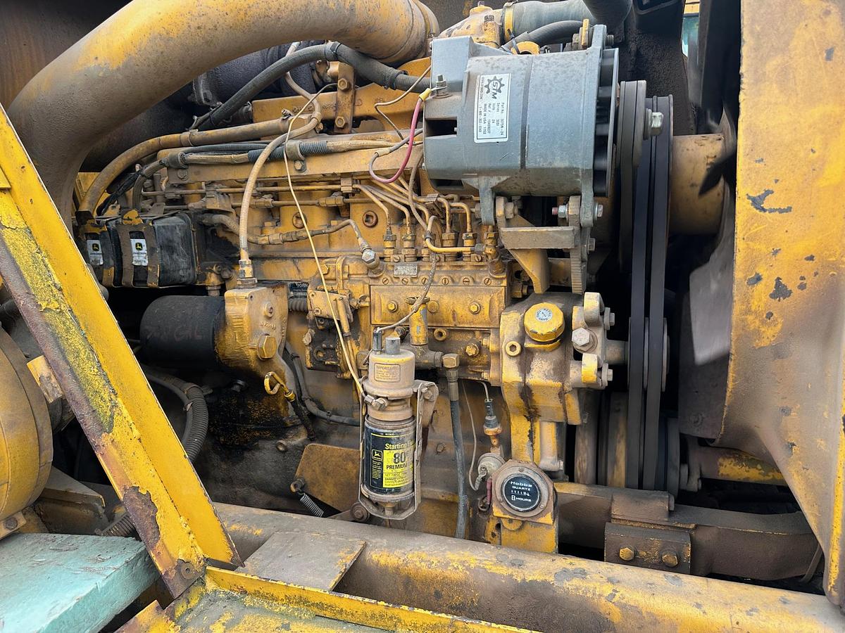 Used 1986 DEERE 762A