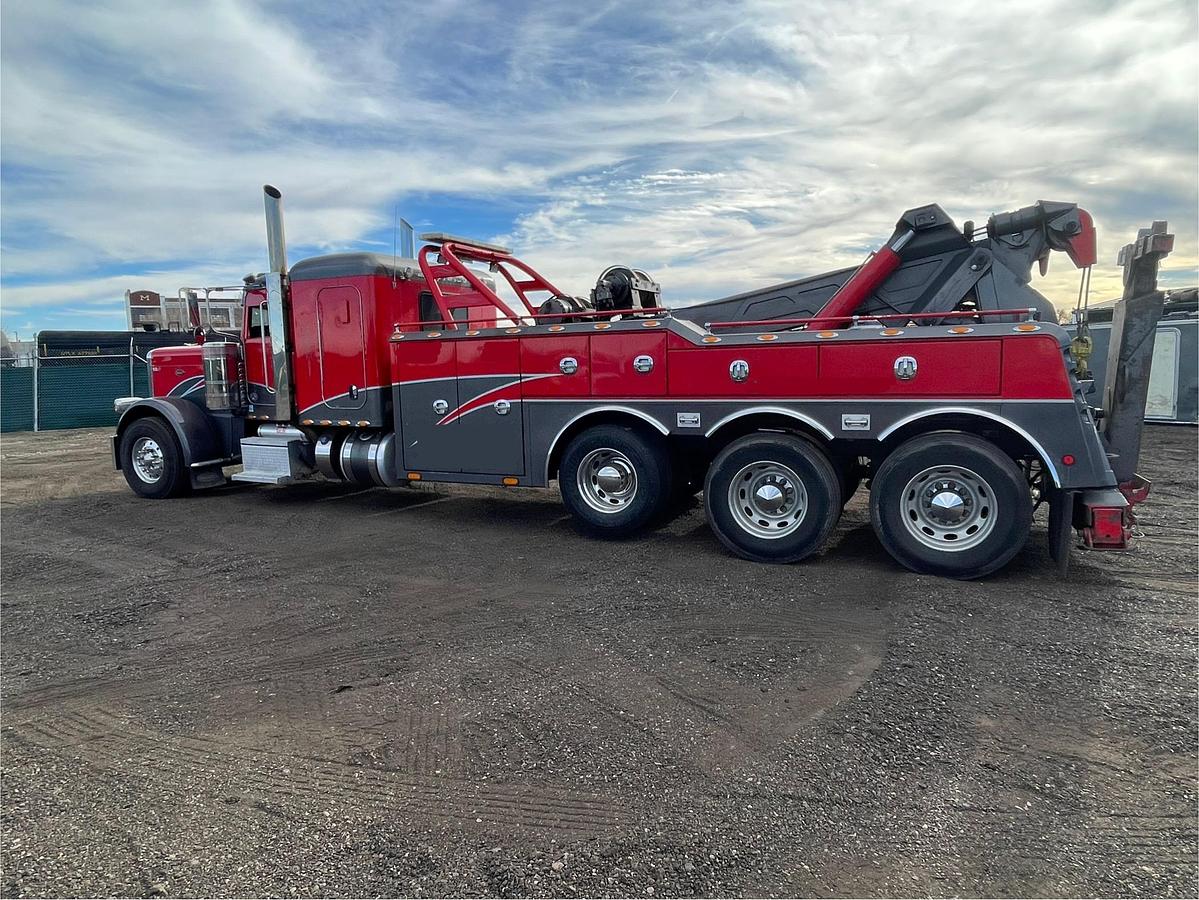 Used 2012 PETERBILT 389