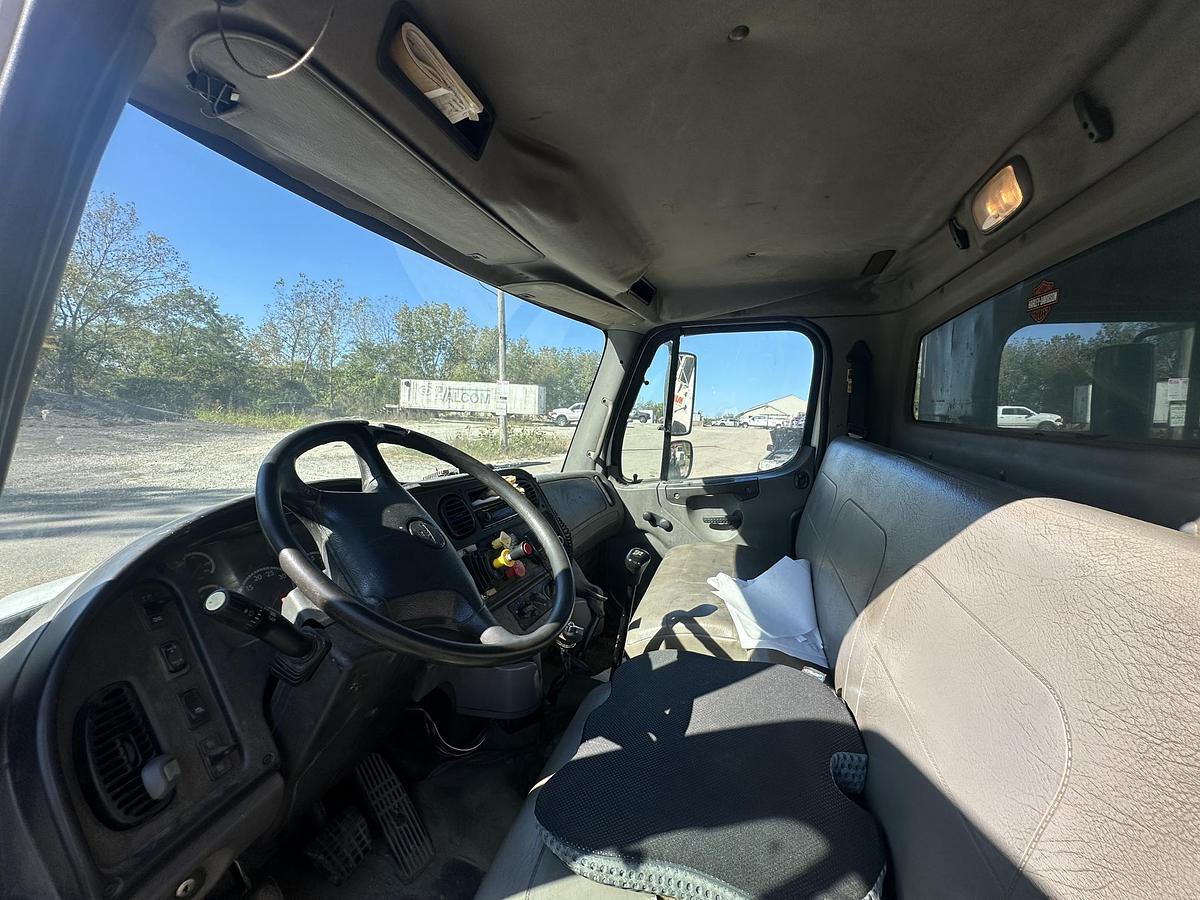 Used 2007 FREIGHTLINER M2 106