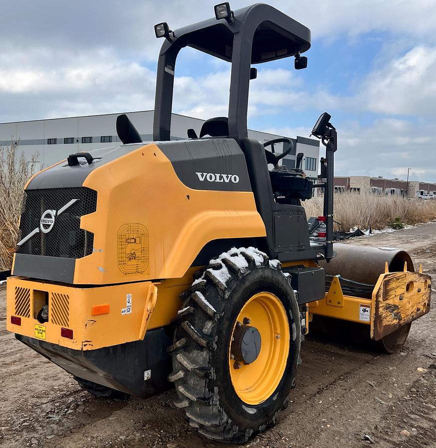 Used 2017 VOLVO SD45d
