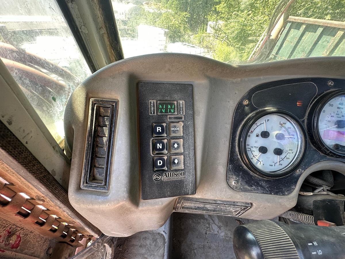 Used 2008 OSHKOSH Front Discharge Mixer
