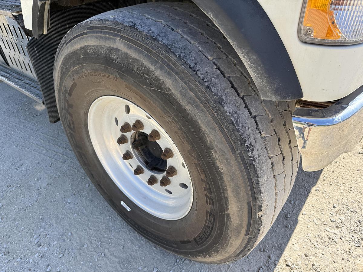 Used 2016 VOLVO VHDNC64RN