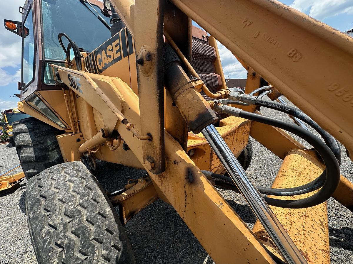 Used 1986 CASE 580E