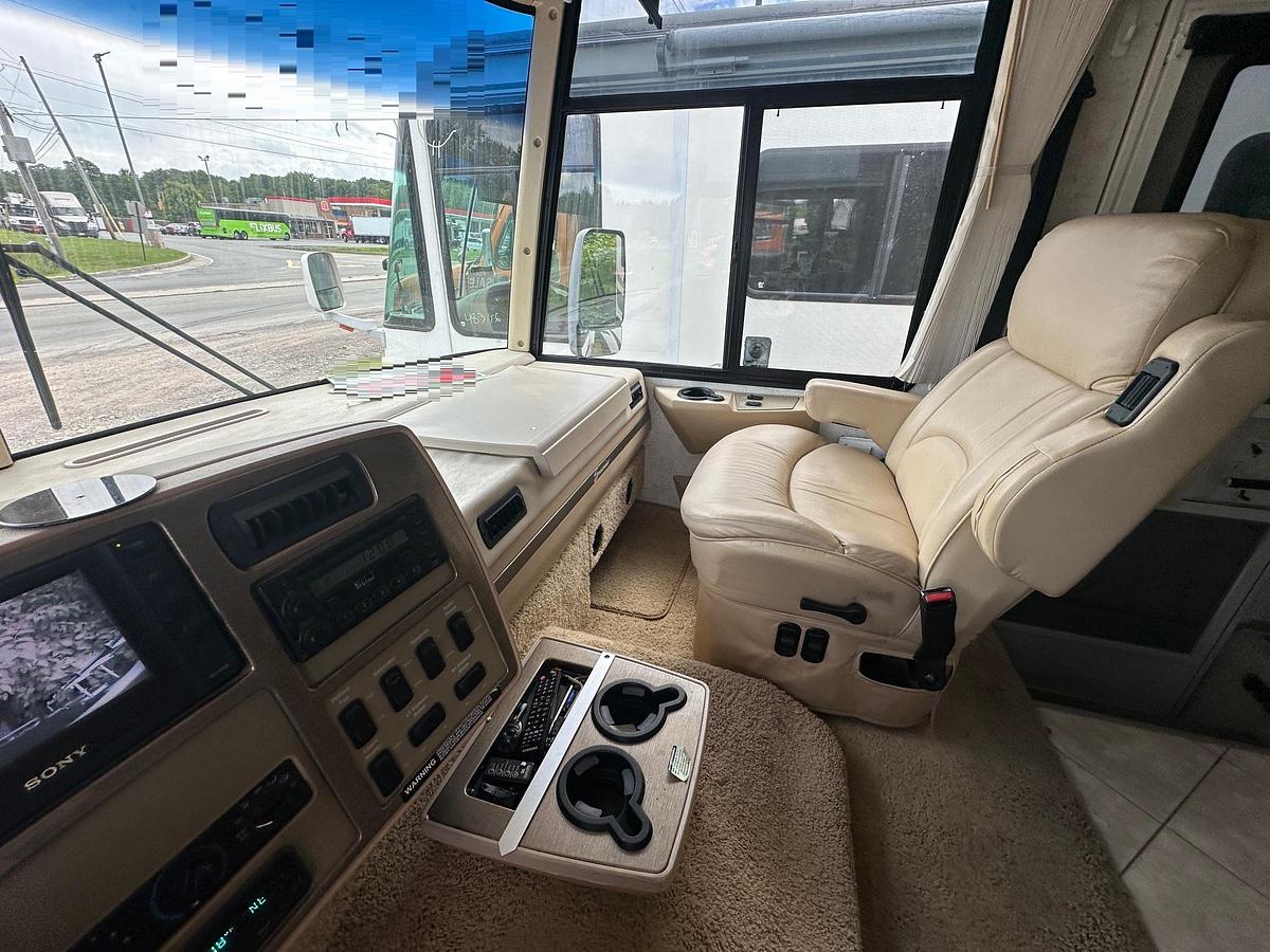 Used 2005 WINNEBAGO Suncruiser