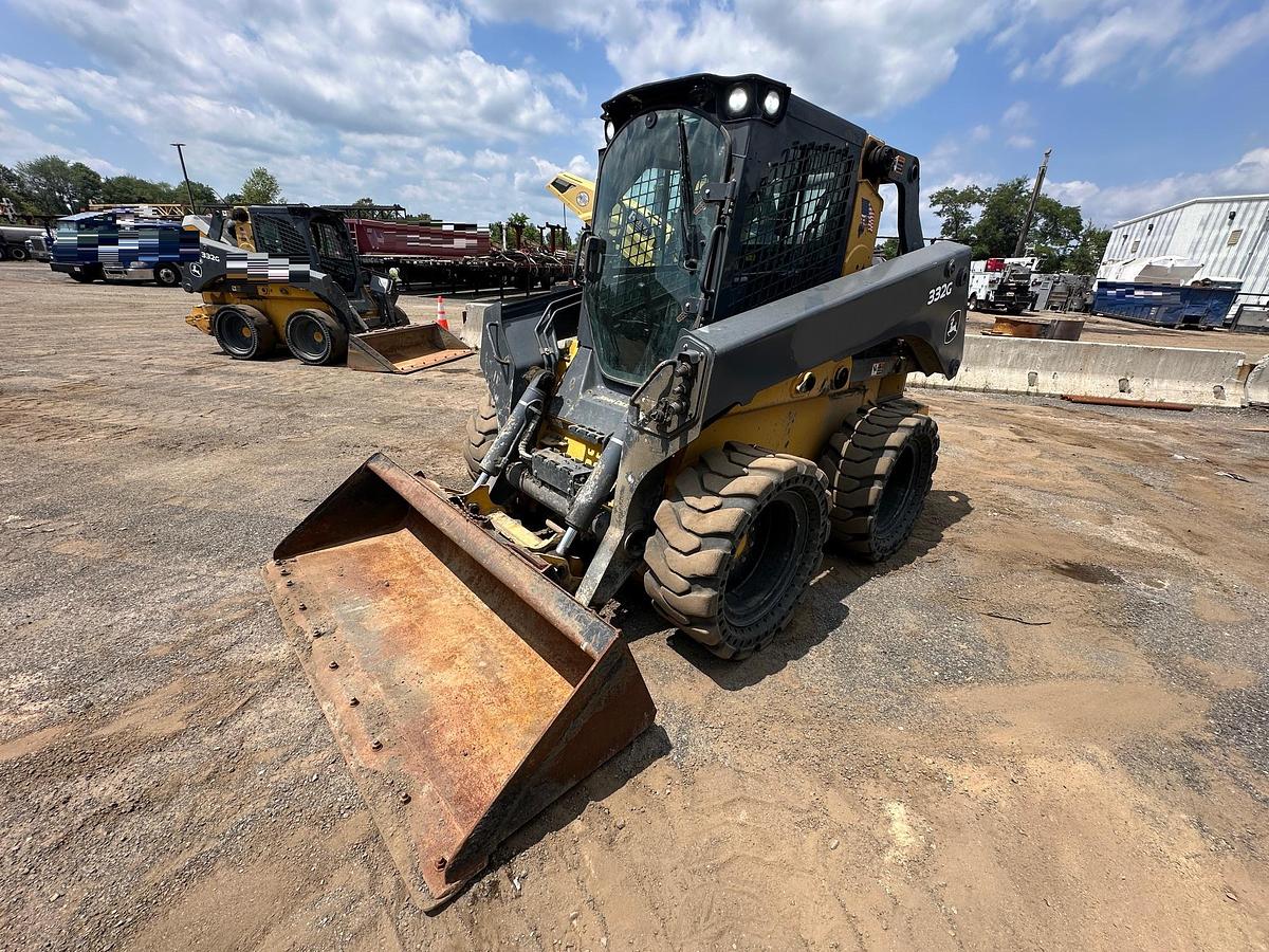 Used 2019 DEERE 332G