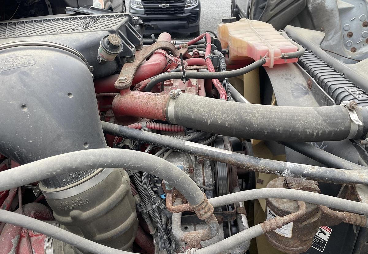 Used 2013 FREIGHTLINER Cascadia 125 Vacuum